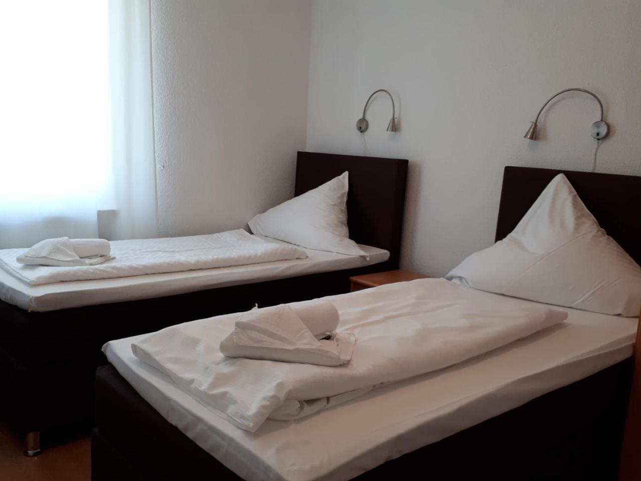 Hotel Taverne Inos Laatzen Extérieur photo